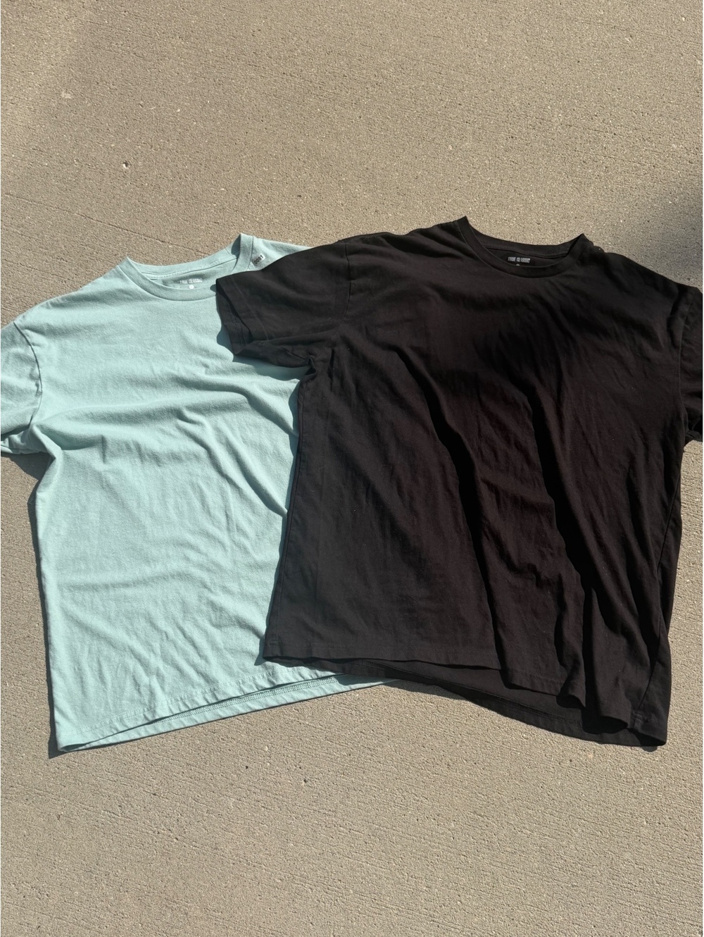 True Classic Men's XL T-Shirts 2-Pack Black and Light Blue Cotton Blend